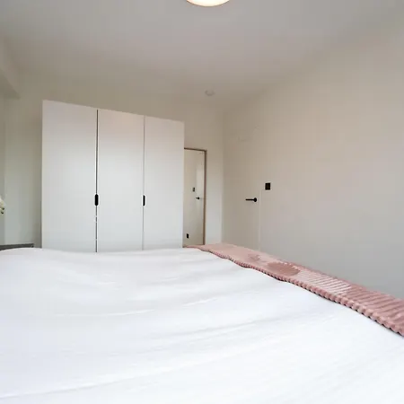 't Zout With Balcony By Interhome Апартаменты Бреден